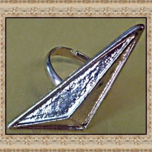 Gold Tone Shield Design Ring Size 6.25 Unisex